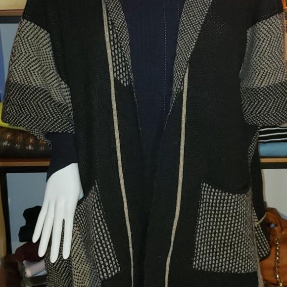 Anthropologie Cocogio Italian Wool/ Alpaca Blend Poncho cape, Tan/Black One Size - Picture 5 of 7